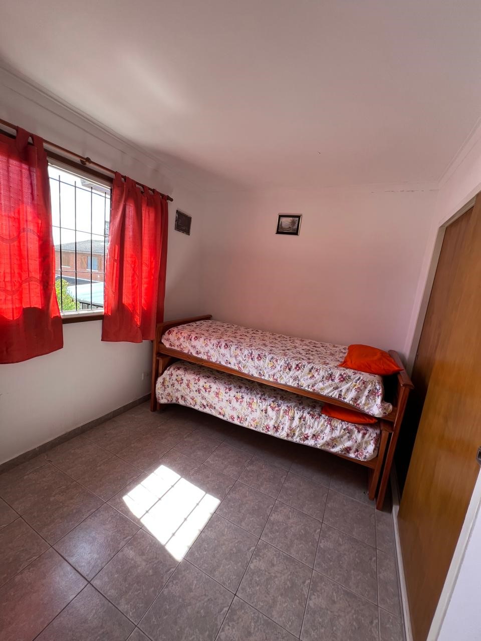 e4cc1dc0-7e41-4b27-b3dc-bcee6cb89610